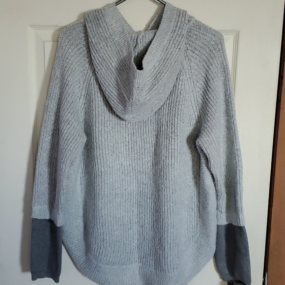 Hooded sweater - Picture 2 of 2